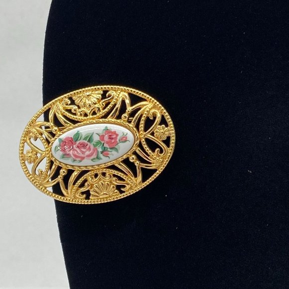 Avon Vintage Brooch Gold Toned With Porcelain Inset with Roses 2 inch Oval - Picture 4 of 7